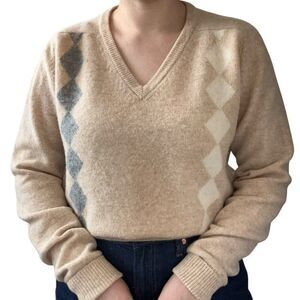 Vintage Findochty Tan Argyle Preppy Wool Dark Academia V Neck Scottish Sweater